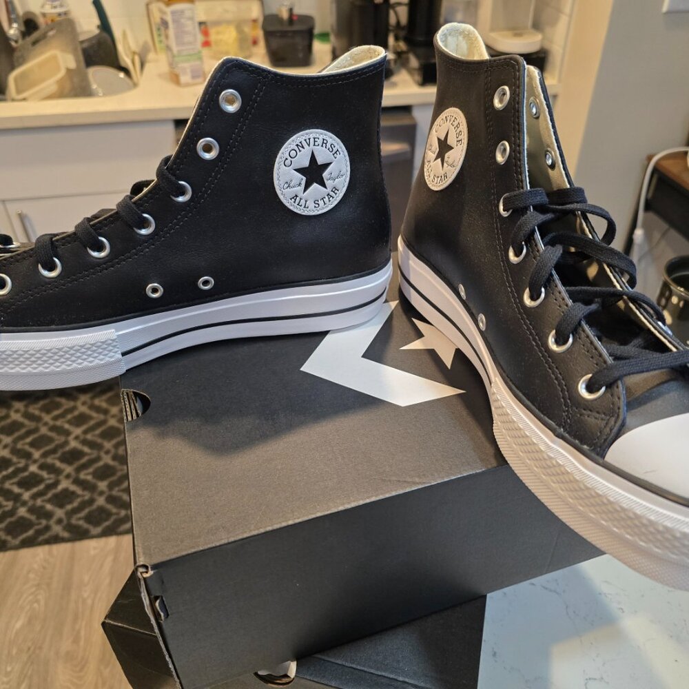 Converse MENS CTAS Lift Platform Leather Hi Size 10 Black/White 561675C CHUCK 70